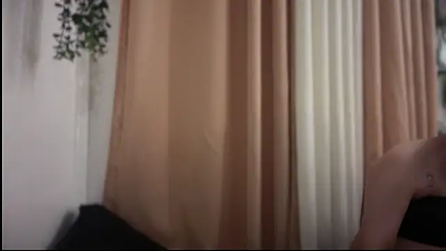 Yoursexy adriana online show from 05/21/26, 06:00