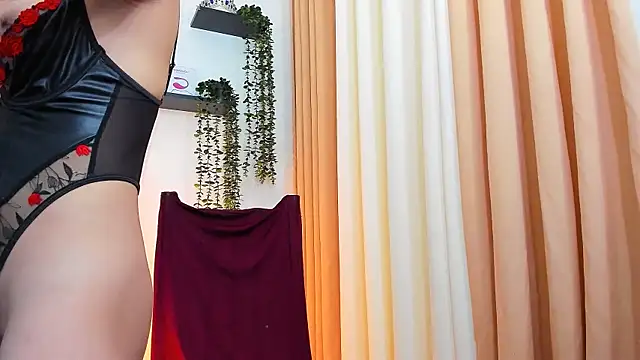 Yoursexy adriana online show from 03/24/26, 07:19