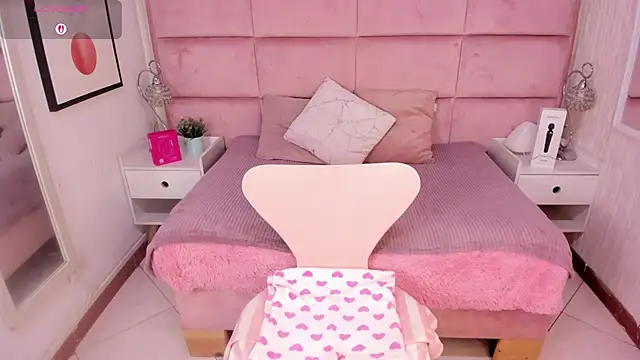 Janah Myers online show from 11/21/25, 01:21