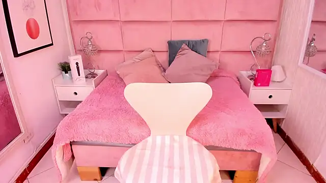 Snapshot of Janah_Myers chatting on 02/16/26, 01:43 Janah Myers online show from 02/16/26, 01:43