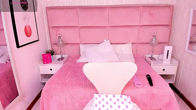 Janah Myers online show from 12/03/25, 01:10