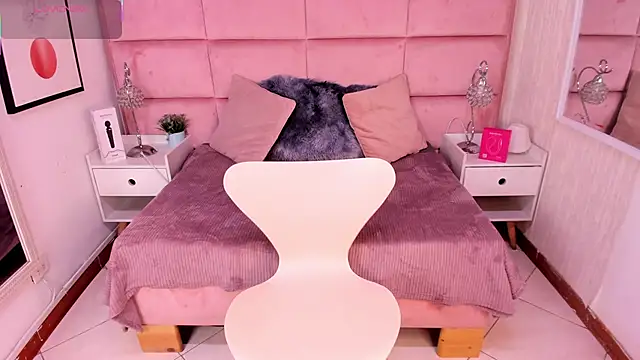 Snapshot of Janah_Myers chatting on 12/20/25, 12:52 Janah Myers online show from 12/20/25, 12:52