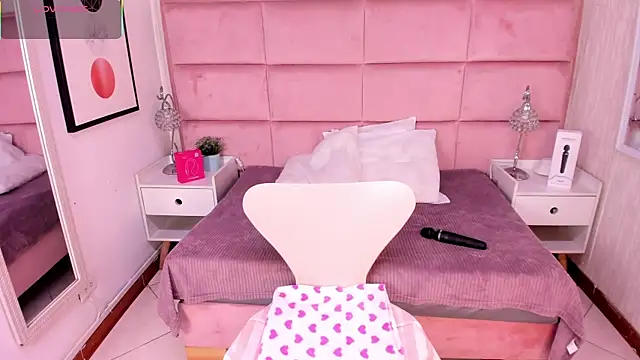 Janah Myers online show from 12/04/25, 12:48