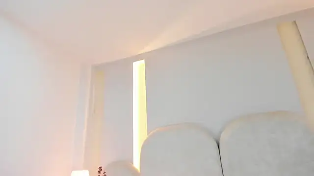 Snapshot of SalomeeBell chatting on 10/10/25, 09:15 SalomeeBell online show from 10/10/25, 09:15