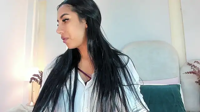 SalomeeBell online show from 11/10/25, 08:36