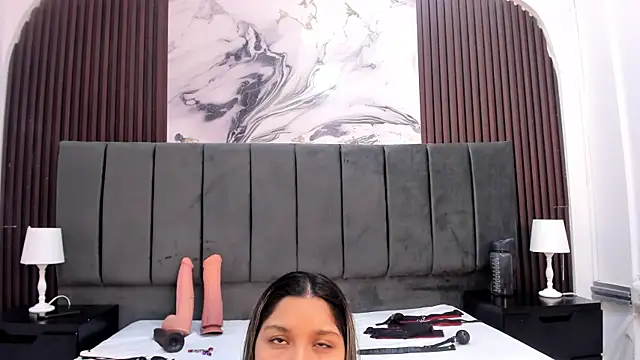 Wonderkloe  online show from 06/26/26, 02:23