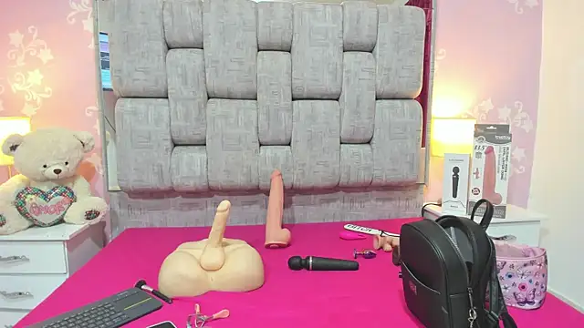 Snapshot of Wonderkloe_ chatting on 11/29/25, 02:34 Wonderkloe online show from 11/29/25, 02:34