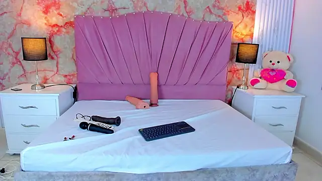 Wonderkloe  online show from 03/13/26, 03:00