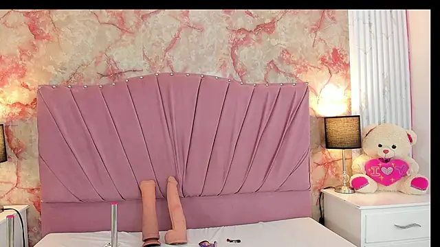 Wonderkloe  online show from 04/09/26, 02:57