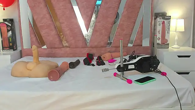 Wonderkloe  online show from 02/17/26, 07:33