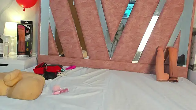 Wonderkloe  online show from 02/23/26, 01:29