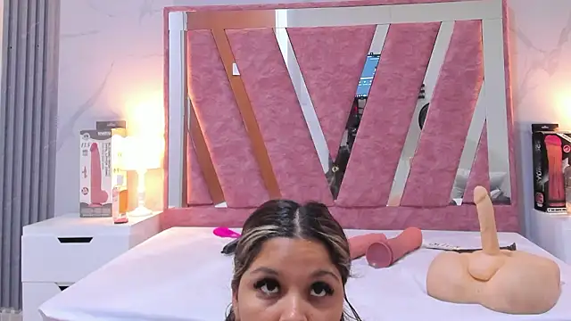 Wonderkloe  online show from 02/03/26, 07:30