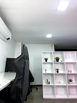 megan bigboobs  online show from 10/28/25, 11:09