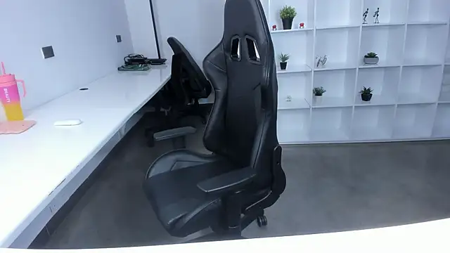 megan bigboobs  online show from 11/12/25, 11:03