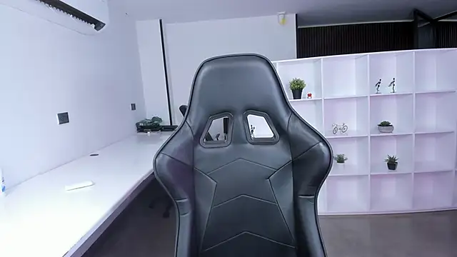 megan bigboobs  online show from 11/08/25, 10:52