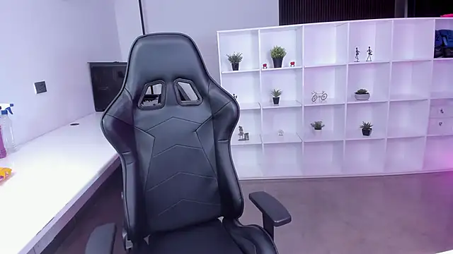 megan bigboobs  online show from 10/29/25, 10:58