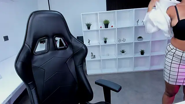 megan bigboobs  online show from 11/05/25, 11:02