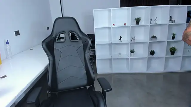 megan bigboobs  online show from 11/16/25, 11:15