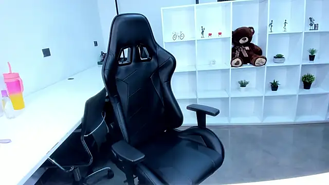 megan bigboobs  online show from 01/15/26, 10:51