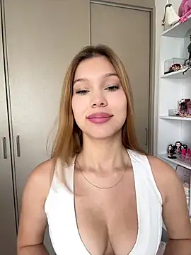 Nikii   online show from 04/12/26, 04:32