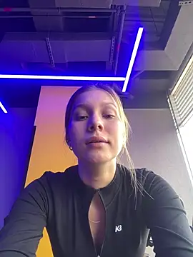 Nikii   online show from 04/09/26, 04:57