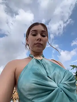 Nikii   online show from 11/11/25, 08:03