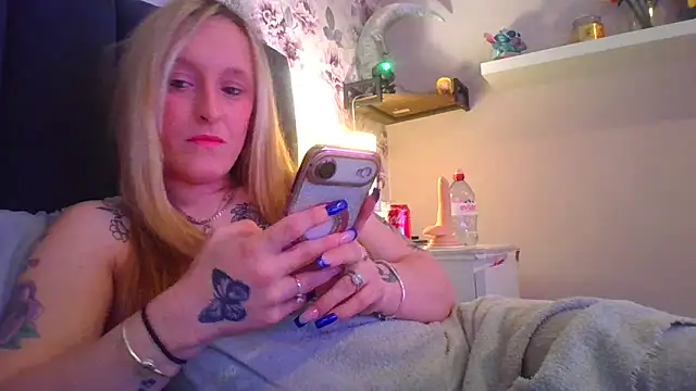 Snapshot of LucyRoseMae chatting on 05/12/26, 05:41 LucyRoseMae online show from 05/12/26, 05:41