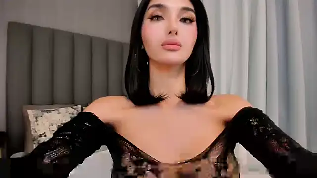 Snapshot of EmeraldGreyson chatting on 02/04/26, 12:27 EmeraldGreyson online show from 02/04/26, 12:27