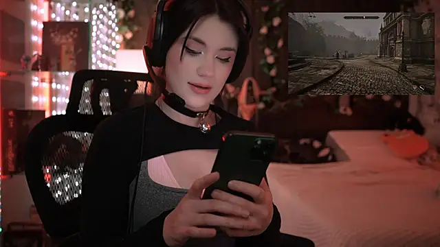 littlelune online show from 01/12/26, 12:39