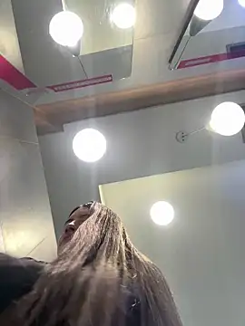 Isabella21  online show from 10/07/25, 10:33