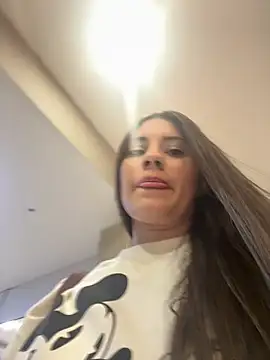 Isabella21  online show from 11/10/25, 11:32