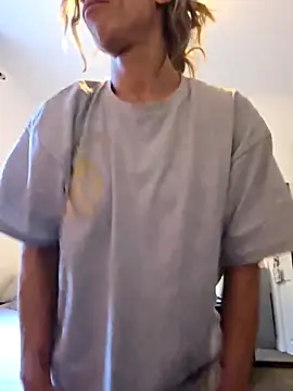 Snapshot of Miss_J888 chatting on 10/26/25, 03:45 Miss J888 online show from 10/26/25, 03:45