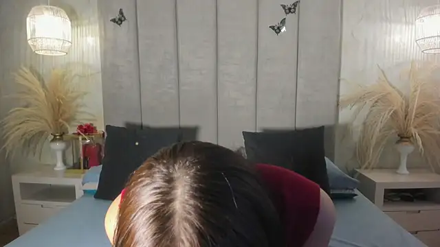 leaahcashh online show from 10/31/25, 04:20