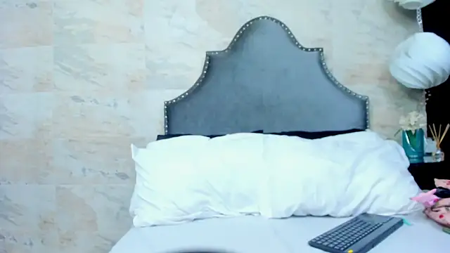 Snapshot of abigail_silver_ chatting on 09/12/25, 12:38 abigail silver online show from 09/12/25, 12:38