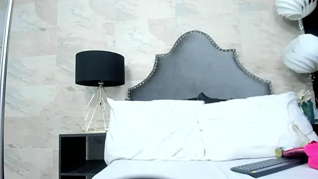 Snapshot of abigail_silver_ chatting on 09/11/25, 12:16 abigail silver online show from 09/11/25, 12:16