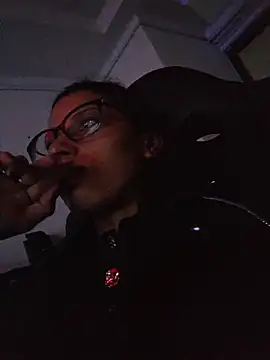 BeccaReedd online show from 11/25/25, 10:37