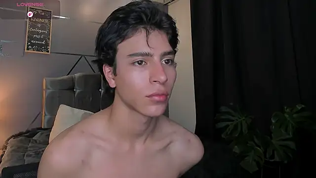 Christopher 77 online show from 11/06/25, 04:00