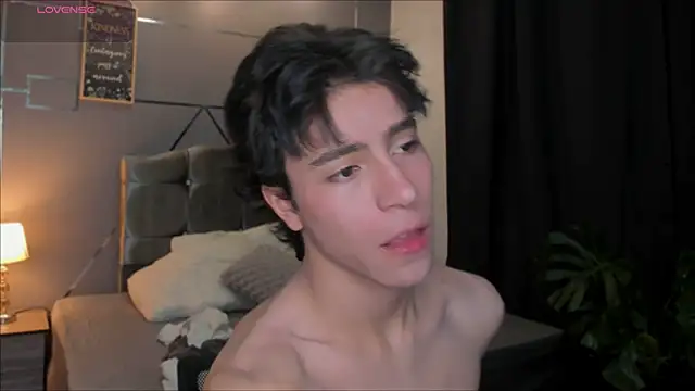 Christopher 77 online show from 11/07/25, 03:38