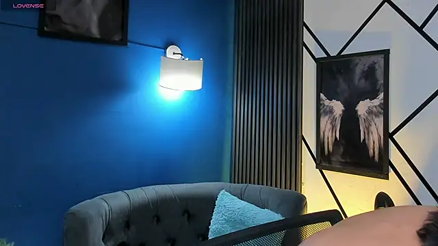 Christopher 77 online show from 11/11/25, 08:36