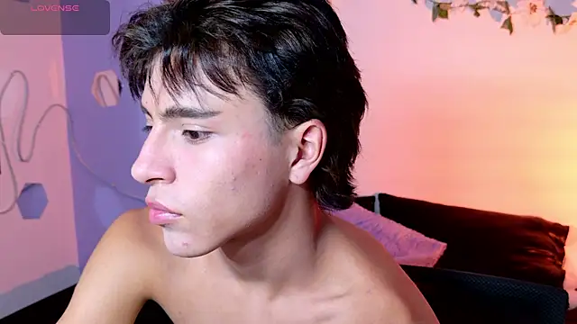 Christopher 77 online show from 11/29/25, 03:28