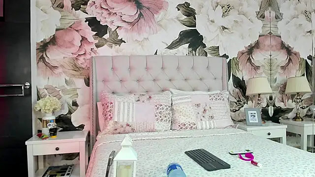 MaddyMay  online show from 11/19/25, 07:58