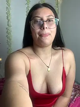 Snapshot of Velma_star chatting on 12/18/25, 11:25 Velma star online show from 12/18/25, 11:25