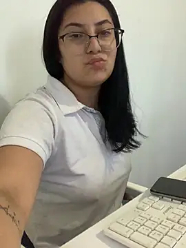 Snapshot of Velma_star chatting on 10/25/25, 11:09 Velma star online show from 10/25/25, 11:09