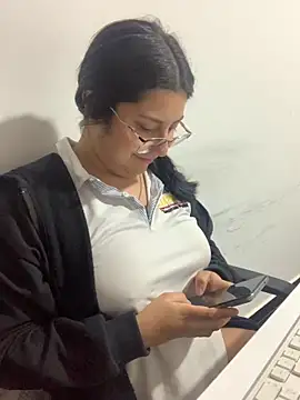 Snapshot of Velma_star chatting on 09/15/25, 12:05 Velma star online show from 09/15/25, 12:05