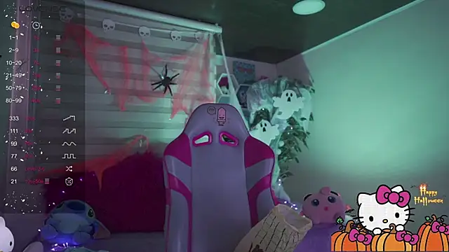 chloe moons  online show from 10/31/25, 01:41