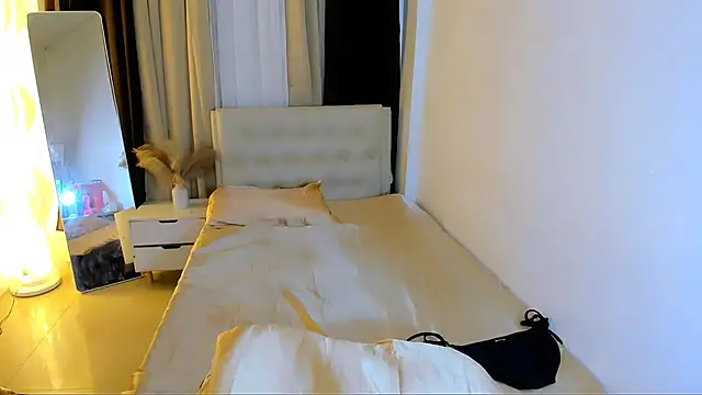 hotjessieempress online show from 09/19/25, 03:43