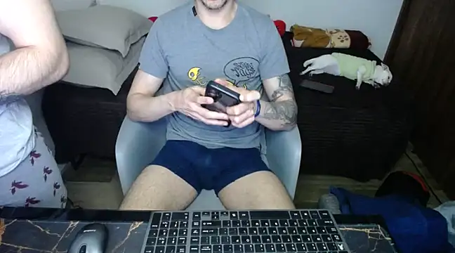 Snapshot of bossking017 chatting on 02/25/25, 04:35 bossking017 online show from 02/25/25, 04:35