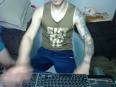 Snapshot of bossking017 chatting on 03/06/25, 01:14 bossking017 online show from 03/06/25, 01:14