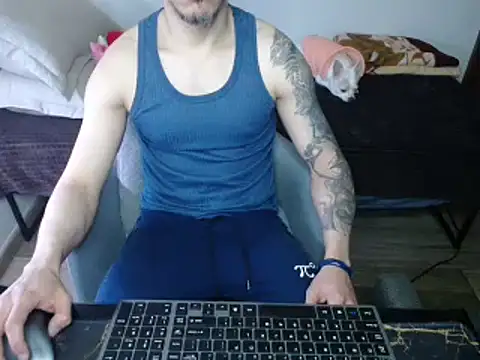 Snapshot of bossking017 chatting on 03/08/25, 01:47 bossking017 online show from 03/08/25, 01:47