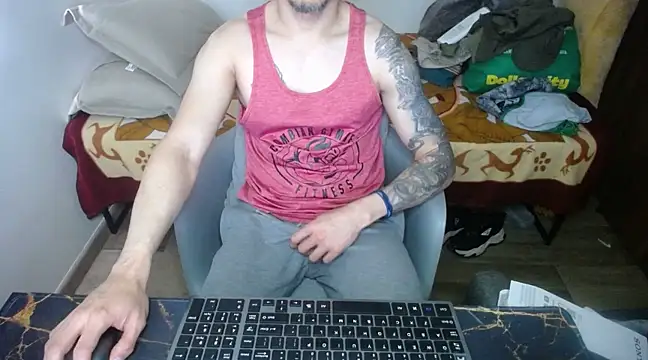 Snapshot of bossking017 chatting on 03/15/25, 02:23 bossking017 online show from 03/15/25, 02:23